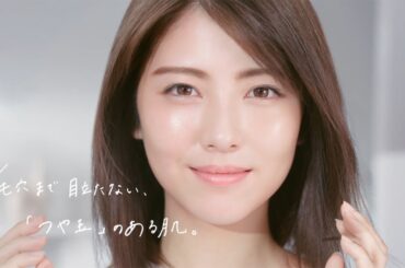 浜辺美波、つや玉美肌でほほ笑み　圧倒的な透明感で魅了　「エリクシール ファースト エイジングケア」新CM