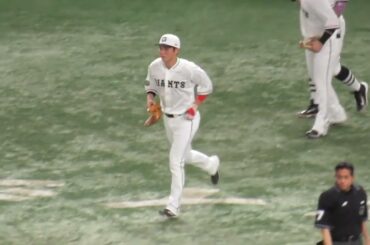 坂本コールでライトスタンドに一礼