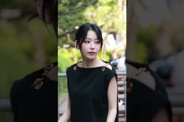 LE SSERAFIM 宮脇咲良、陽射しより眩しいビジュアル妖精の登場