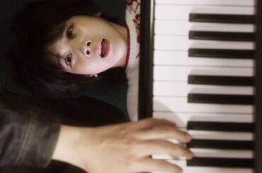 松本穂香、ピアノの下からひょっこり登場!? 井之脇海を追い詰める　映画「ミュジコフィリア」予告