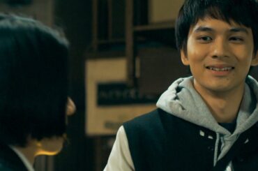 北村匠海、黒島結菜と初デート　手つなぎ＆大胆告白に胸キュン　「明け方の若者たち」本編映像