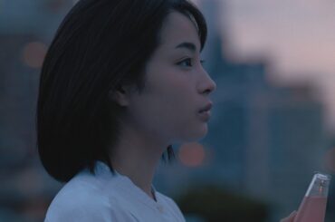 広瀬すず、是枝裕和監督と初CMですっぴん披露　「恥ずかしいというか…」