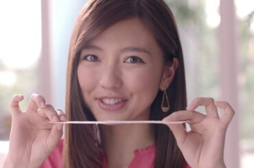 ロリエ スリムガード CM（15秒）2017.12 真野恵里菜