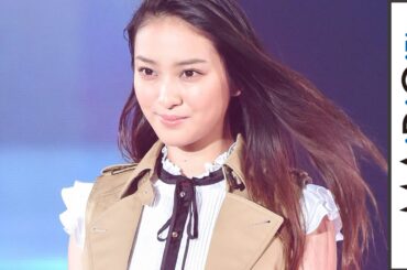 武井咲、初ランウエーで美脚披露　「ガールズアワード」トップバッター飾る　「GirlsAward 2016 S／S」