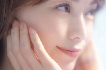 蛯原友里の美肌にうっとり アネッサ新TVCM「マイルド篇」Unknöwn Kunの「Stay Forever」がCM楽曲に