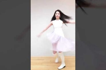 アヤカと一緒に可愛く“うさぎダンス”を踊りましょう🐇💛#NiziU #WithU #Stepandastep #AYAKA#うさぎダンスチャレンジ#rabbitdancechallenge