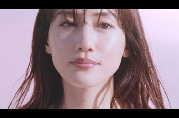 綾瀬はるか、童謡を歌う（スペシャルムービー ユニクロ／綾瀬はるか）