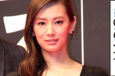 北川景子、シックな黒ワンピで“美デコルテ”披露　映画「探偵はBARにいる3」製作発表会見2