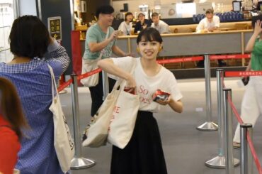 ANGERME(アンジュルム)和田彩花、中西香菜、竹内朱莉、勝田里奈、室田瑞希、佐々木莉佳子、上國料萌衣、笠原桃奈、船木結、川村文乃送機