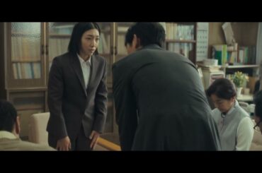 教師の棒読み謝罪に母親が困惑…映画『怪物』本編映像