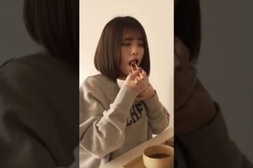 口にご飯粒がついてしまう大園桃子様