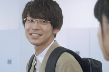 シンガー・ソングライター川崎鷹也、演技初挑戦　桜井日奈子に笑顔向ける　映画「魔女の香水」本編映像