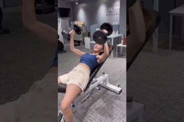 宇野実彩子 (37) 定期的に通っているジムの様子｜トレーニング｜上半身メイントレ｜Instagram REELS🎵dream girl