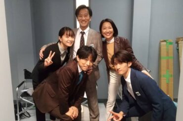 深川麻衣・Snow Man向井康二ら「特捜9」キャスト陣、井ノ原快彦バースデー祝福 山田裕貴の“視線”に注目集まる「気になる」