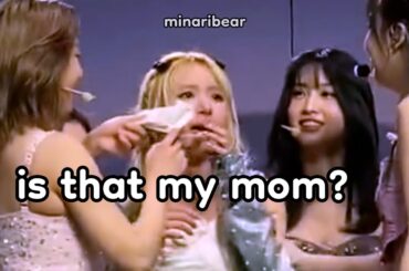 chaeyoung cries when she sees her mom in melbourne concert