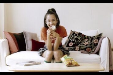 水原希子が女子の前でしか披露しない変顔は？／カルビー「パリッと食べたらカシャッ！」動画