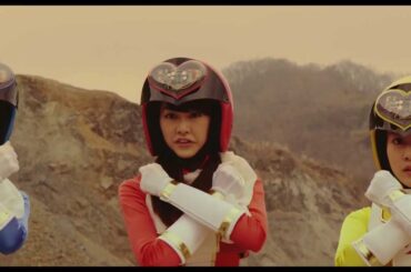 我らの平和を守る「史上最強戦隊ヒーロー」登場！！　桐谷美玲, 藤井美菜, 高畑充希, 有村架純, 山本美月　出演映画「女子ーズ」特報