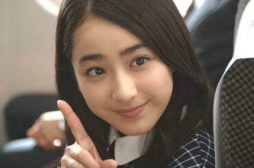 平祐奈、潤んだ瞳でふてニャン見つめる　ソフトバンク・ワイモバイル新CM＆メイキング「ふてニャン　車内販売」篇