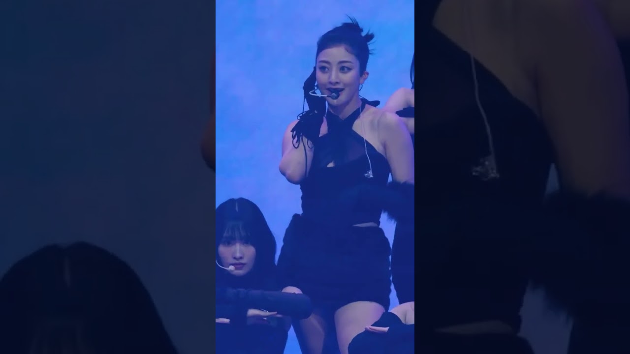 Jihyo Microphone Problem STILL SLAYS Jihyo Microphone Problem STILL SLAYS