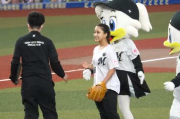 スキージャンプ高梨沙羅選手 始球式 超絶カワイイッ♥ 千葉ロッテマリーンズvs東京ヤクルトスワローズ