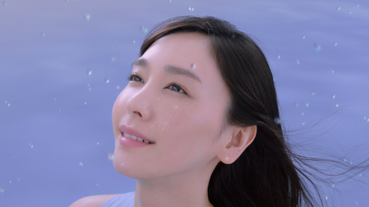 新垣結衣が透明感あふれる美しさを表現!「雪肌精」新CM&メーキング公開 新垣結衣が透明感あふれる美しさを表現!「雪肌精」新CM&メーキング公開