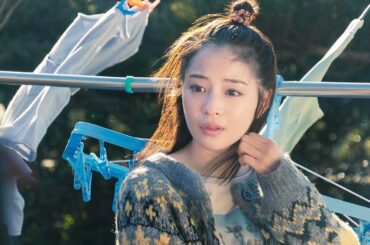 広瀬すず、當真あみを泣かせる!?　物干し場での“対決”シーン　映画「水は海に向かって流れる」本編映像