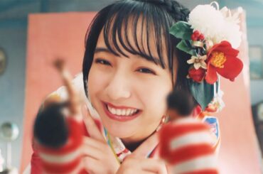 山之内すず、振り袖姿で”妖精”ぺこぱに笑顔さく裂　「はたちの献血」新CM