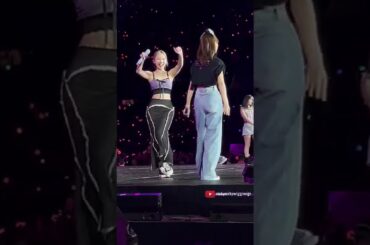 220515 Nayeon & Tzuyu Yes or Yes - LA Encore (fancam short)