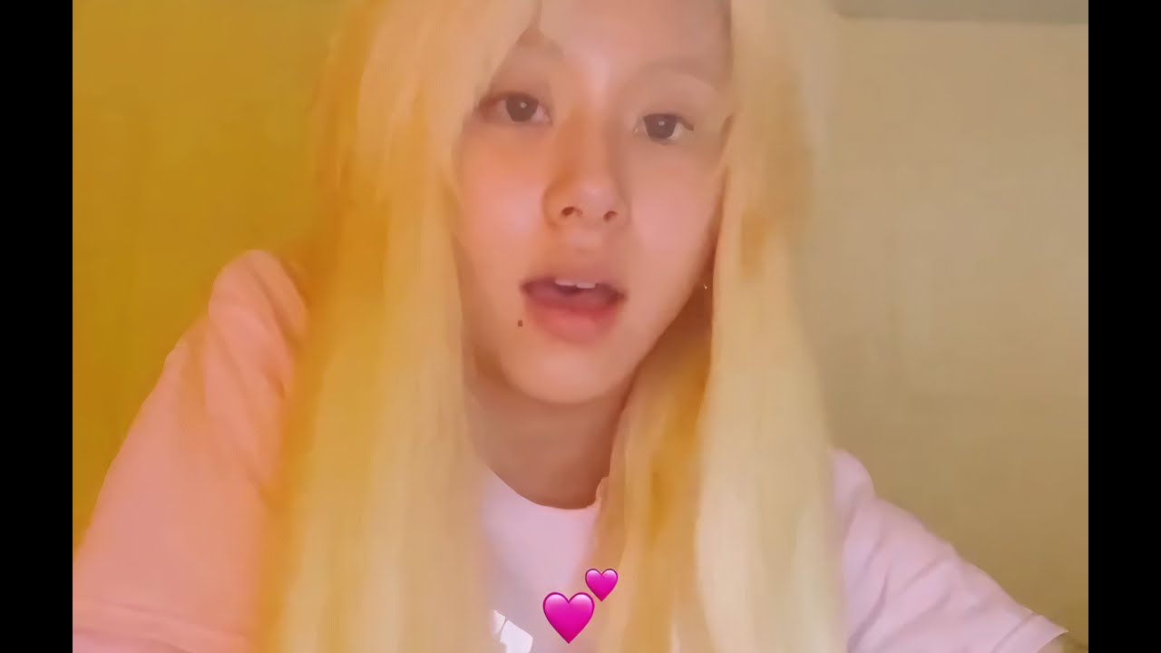 TWICE (트와이스) Chaeyoung Instagram update 221117 | Singing Audrey Hepburn’s Moon River | 채영 TWICE (트와이스) Chaeyoung Instagram update 221117 | Singing Audrey Hepburn's Moon River | 채영