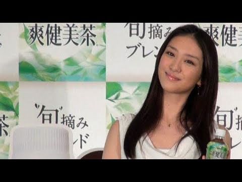 武井咲「旬の女優として輝きたい」 武井咲「旬の女優として輝きたい」