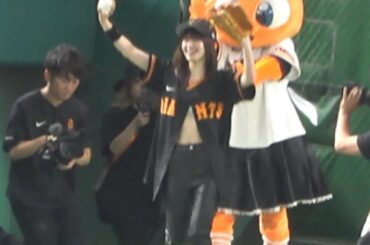 女優　山本舞香さん　ノーバンストライクスローで観客を魅了！