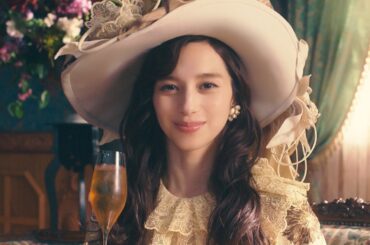 中条あやみ、「午後の紅茶」の貴婦人に!?　シャンパングラスでアイスティー楽しむ　「キリン 午後の紅茶 おいしい無糖」新CM「紅茶のシャンパン」編