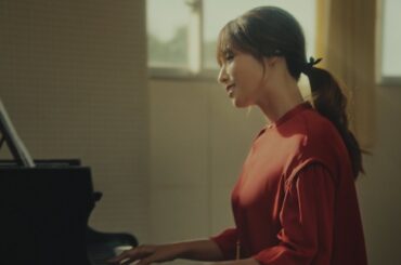 深田恭子、ピアノ演奏を披露！　野田洋次郎 (RADWIMPS)が新曲「猫じゃらし」書き下ろし　キリン　午後の紅茶　「 きっと幸せは、さわれるくらい、そばにある。 幸せの紅茶。」篇