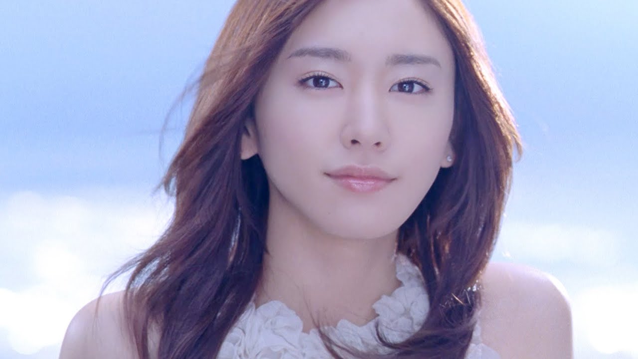 新垣結衣、23歳から雪肌精をはじめました。11年間を振り返る「雪肌精」CM 新垣結衣、23歳から雪肌精をはじめました。11年間を振り返る「雪肌精」CM