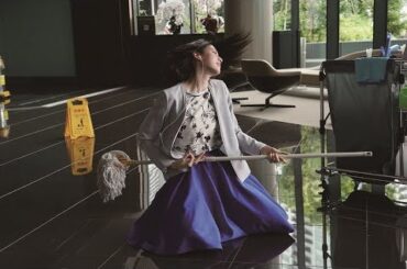 三吉彩花がエアギター!?『ダンスウィズミー』ソロダンス「ACT-SHOW」クリップ