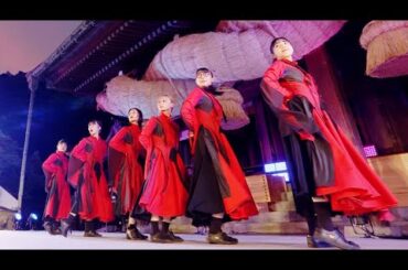 BiSH、解散直前に宮地嶽神社でフリーライブ！　「innocent　arrogance」を初披露（KDDIプレゼンツ有料配信ライブ「音楽と行こう」 ／BiSH ）