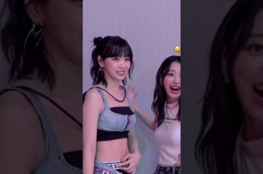 唐突のパンティ発言をするチェウォンと爆笑するクラ #lesserafim #ルセラフィム #chaewon #チェウォン