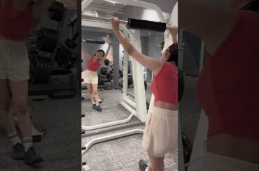 宇野実彩子 (37) 定期的に通っているジムの様子②｜トレーニング｜下半身メイントレ｜Instagram REELS🎵Stand UP!