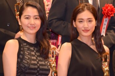 綾瀬はるか＆長澤まさみ、”美姉妹”セクシー共演　『第70回毎日映画コンクール』