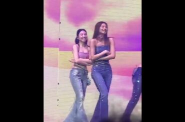【TWICE TZUYU】TZUYU's reaction when SANA slipped【5TH WORLD TOUR 】