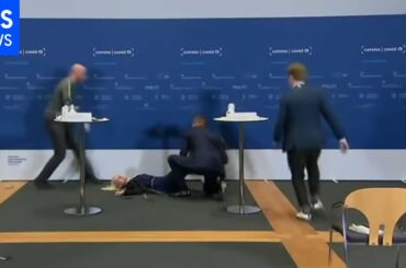 アストラゼネカ社ワクチン 使用中止の会見中に担当者が倒れる | TBS NEWS DIG