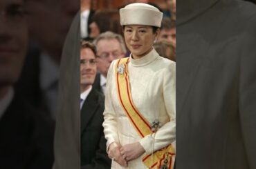 【比較】秋篠宮ご夫妻vs天皇皇后両陛下！イギリス訪問でのタラップ登り方が話題に！宮内庁の狙い! 紀子さまダメな見本として生かされる？