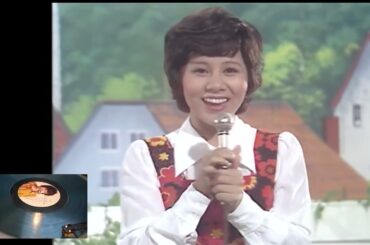 天地真理「恋する夏の日」デビュー50周年レコード発売記念。「空いっぱいの幸せ」のジャケット衣装で歌う真理ちゃん