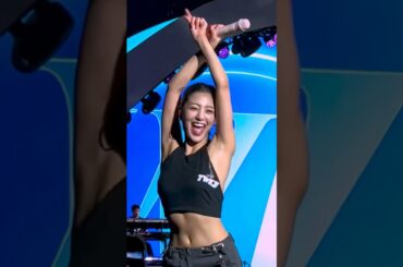 Jihyo’s body roll heats up both the floor and water #jihyo #tt #twice #kpop