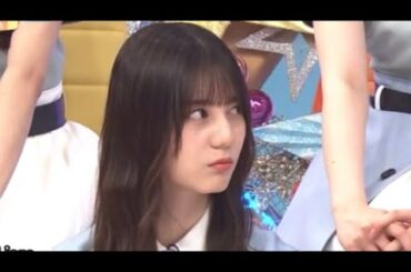 小坂菜緒ちゃんのにらみつける