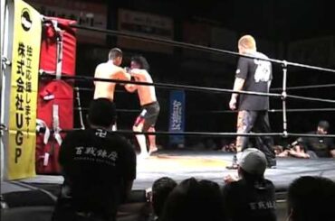 鈴木悠太（野蛮一族）VSヒカル（TRIBE).　バチバチの殴り合い