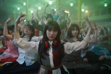 日向坂46『ガラス窓が汚れてる』