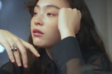 吉岡里帆とモトーラ世理奈が夜の渋谷を走る『アイスクリームフィーバー』本編映像