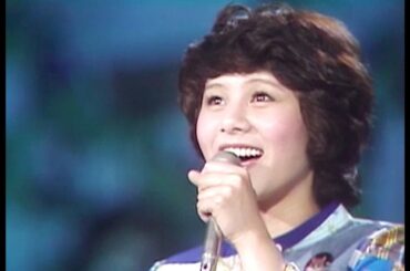 なかなか最終形態にならない振りも楽しいパッチワーク衣装の真理ちゃん、天地真理「恋と海とTシャツと」