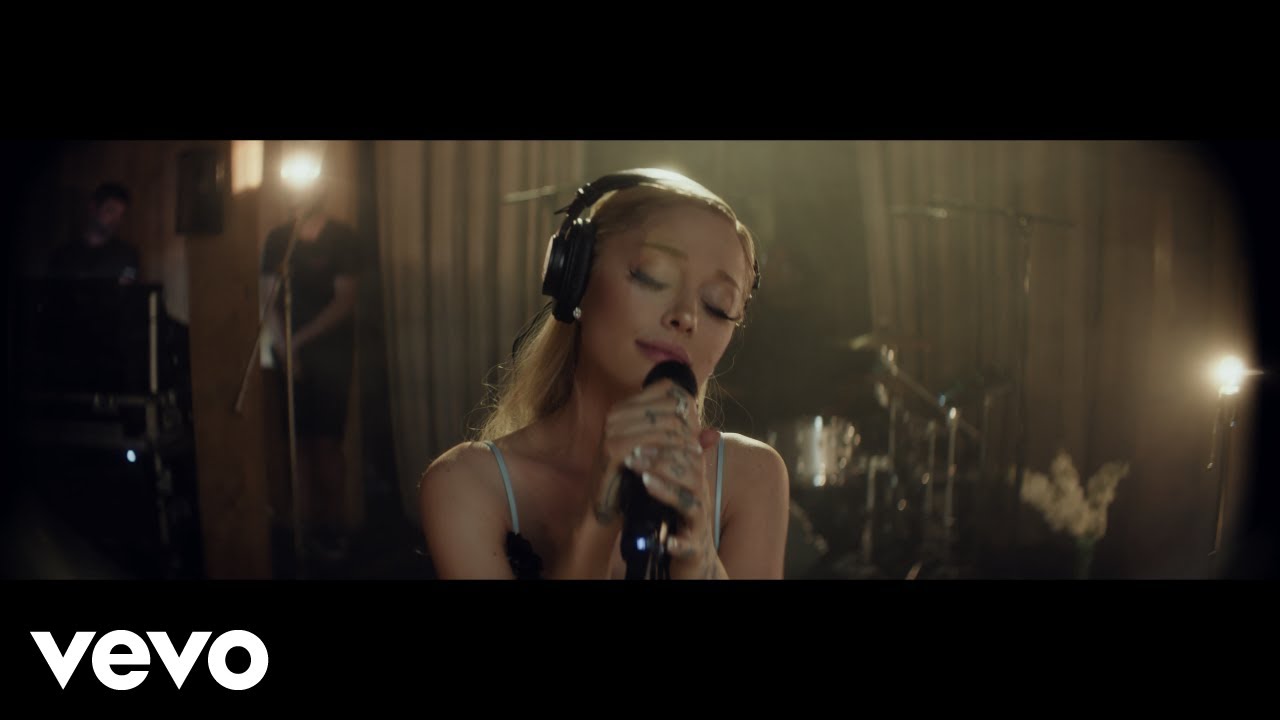 Ariana Grande – Honeymoon Avenue (Live from London) Ariana Grande - Honeymoon Avenue (Live from London)